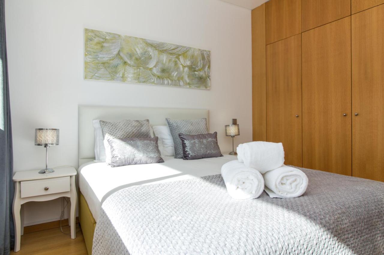 Terrace Apartment By Stay-Ici, Algarve Holiday Rental * Albufeira