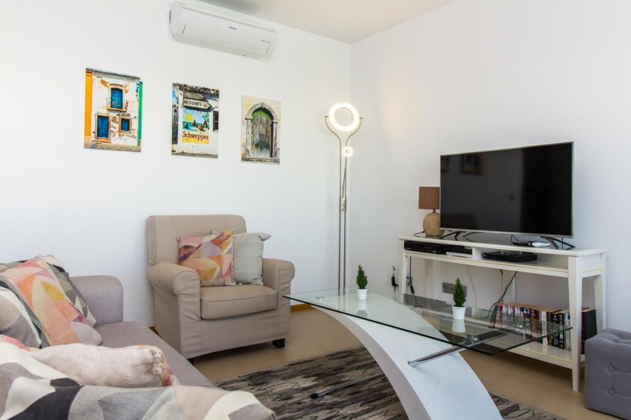 Terrace Apartment By Stay-Ici, Algarve Holiday Rental *