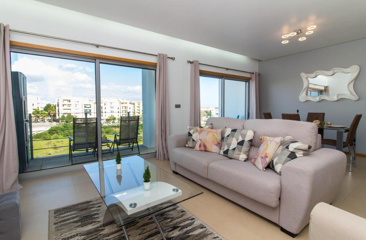 Terrace Apartment By Stay-Ici, Algarve Holiday Rental * Albufeira