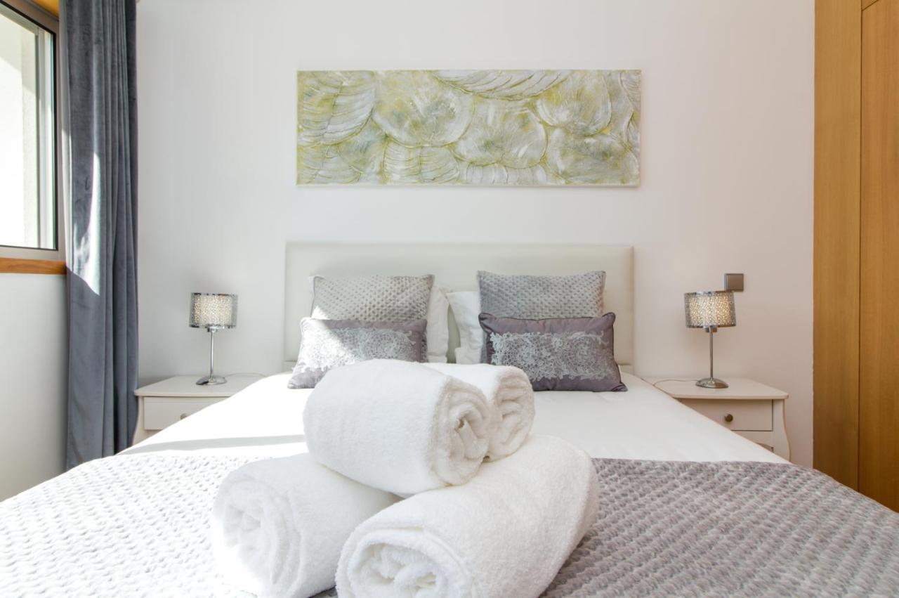 Terrace Apartment By Stay-Ici, Algarve Holiday Rental Albufeira